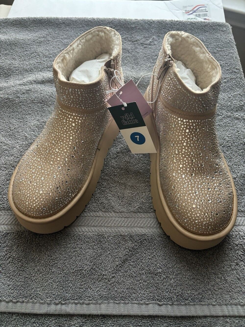 Wild Fable “Missy” Rhinestone Platform Boots Sz 7 Faux Fur Lined Zip